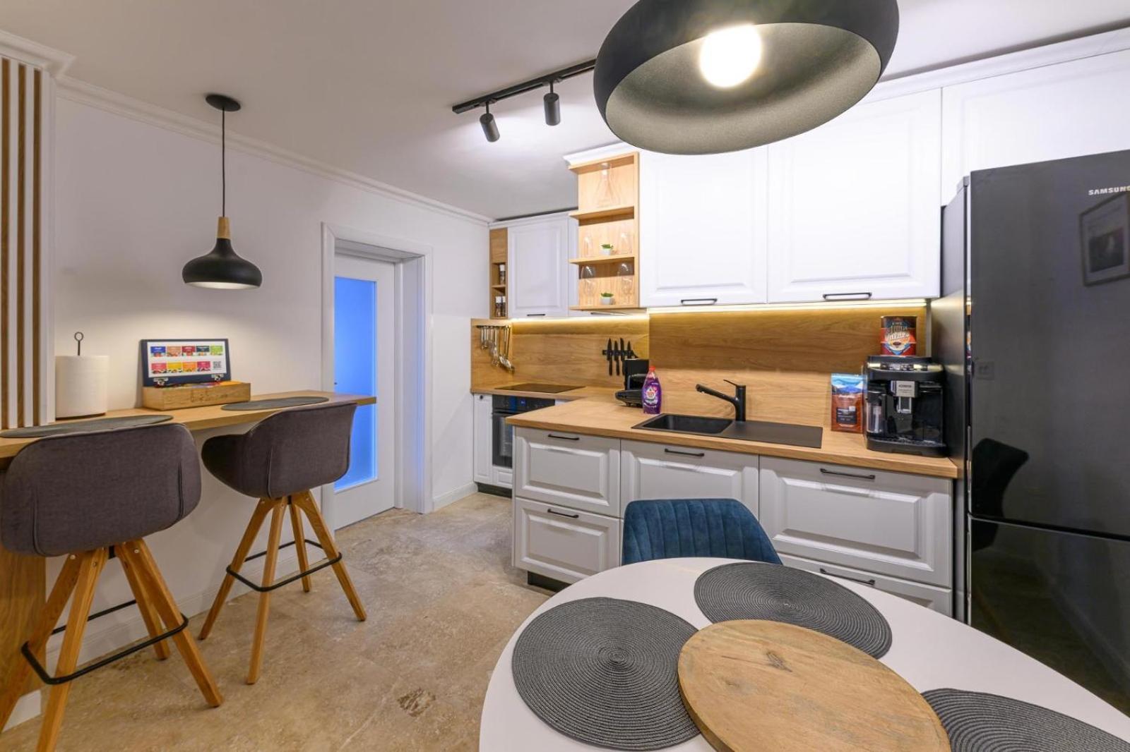 Five Stars Apartment Timisoara Ngoại thất bức ảnh