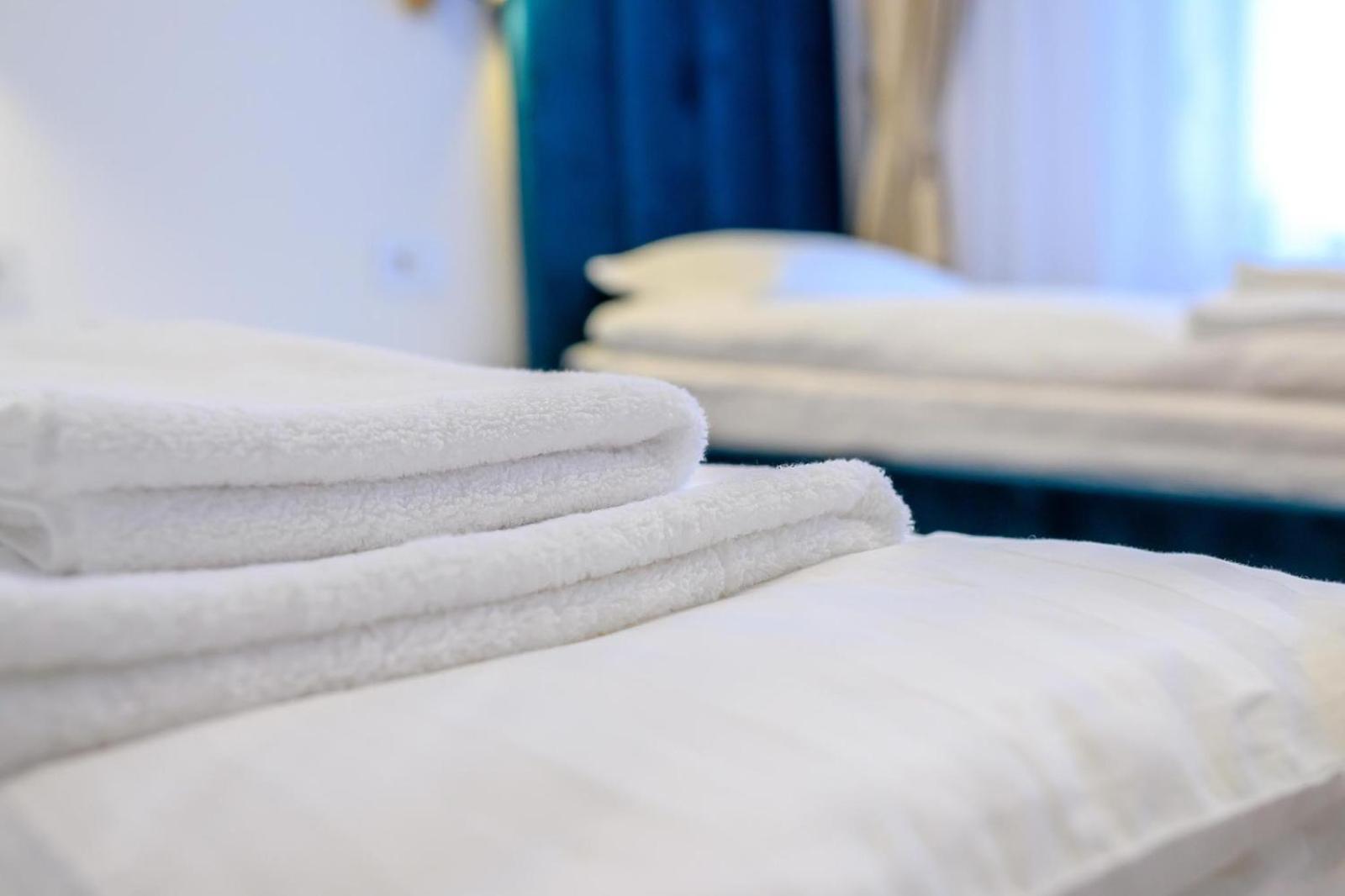 Five Stars Apartment Timisoara Ngoại thất bức ảnh