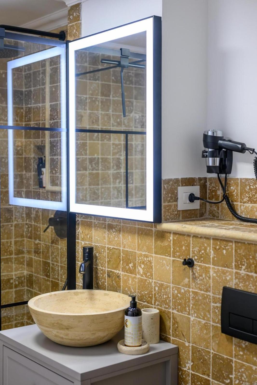 Five Stars Apartment Timisoara Ngoại thất bức ảnh