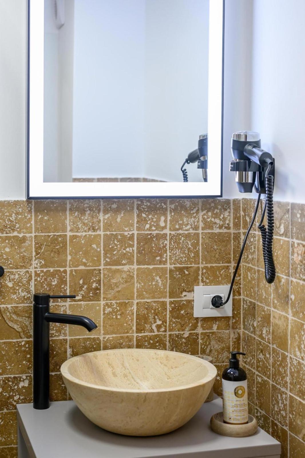 Five Stars Apartment Timisoara Ngoại thất bức ảnh