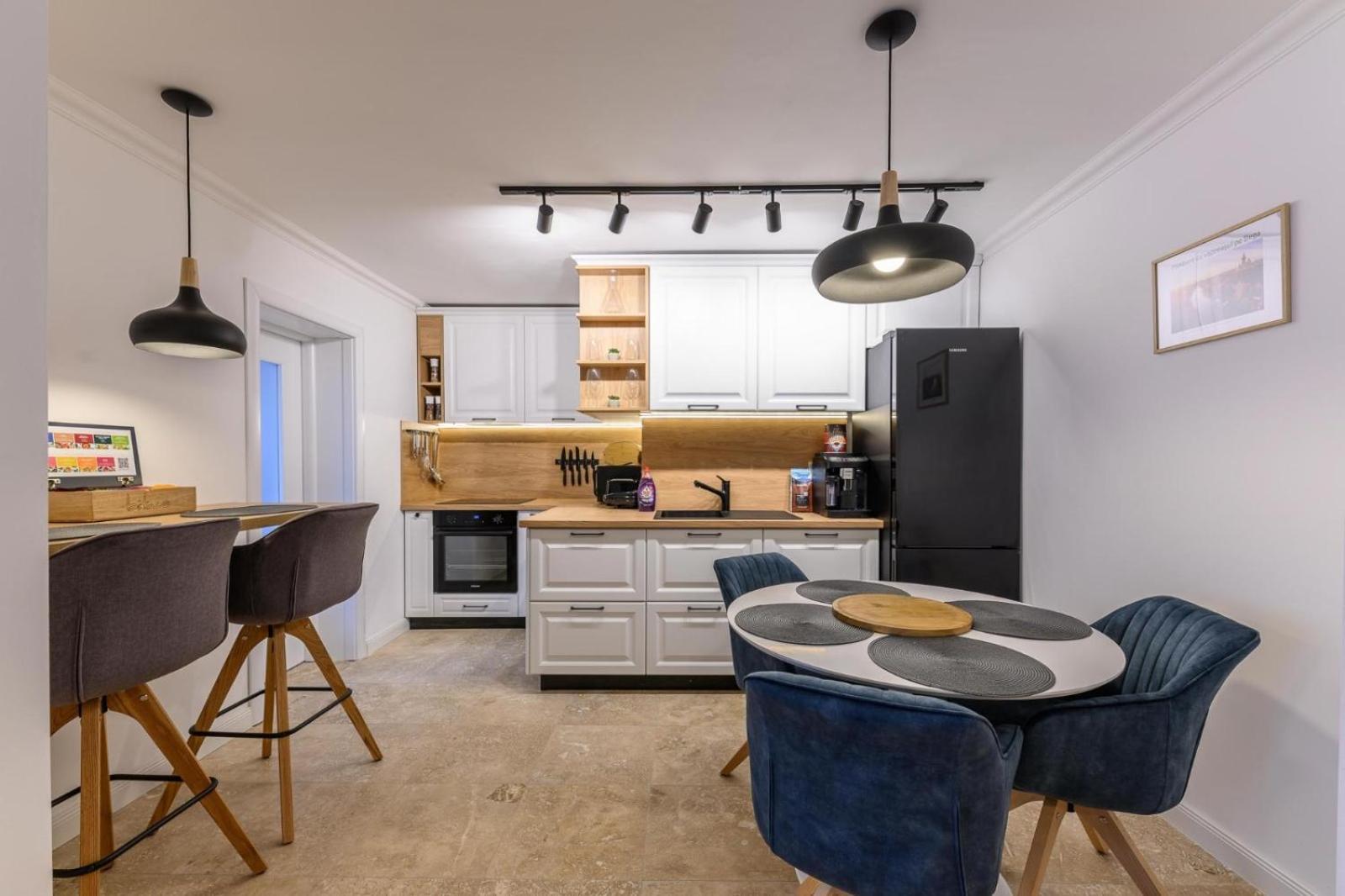 Five Stars Apartment Timisoara Ngoại thất bức ảnh